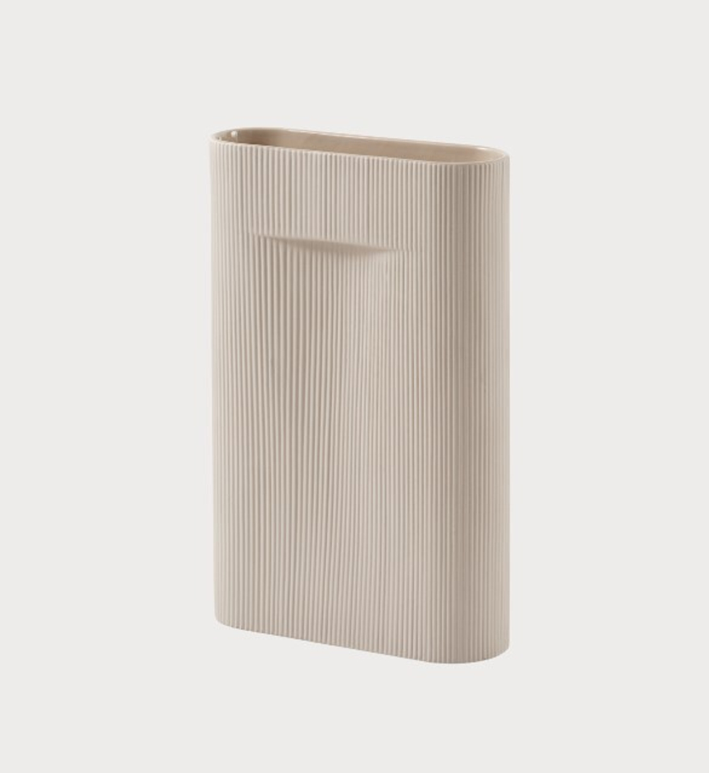 Ваза MUUTO фаянс/beige 310х105х485h коллекция Ridge
