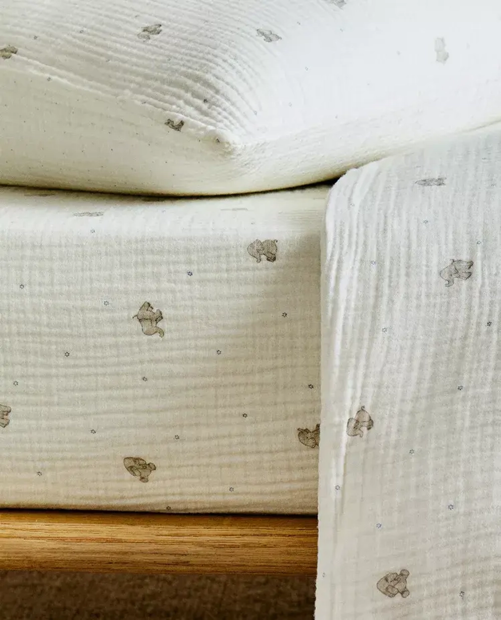 ZARA HOME ДЕТСКАЯ ПРОСТЫНЯ НА РЕЗИНКЕ С ПРИНТОМ "СЛОН", СЕРЫЙ