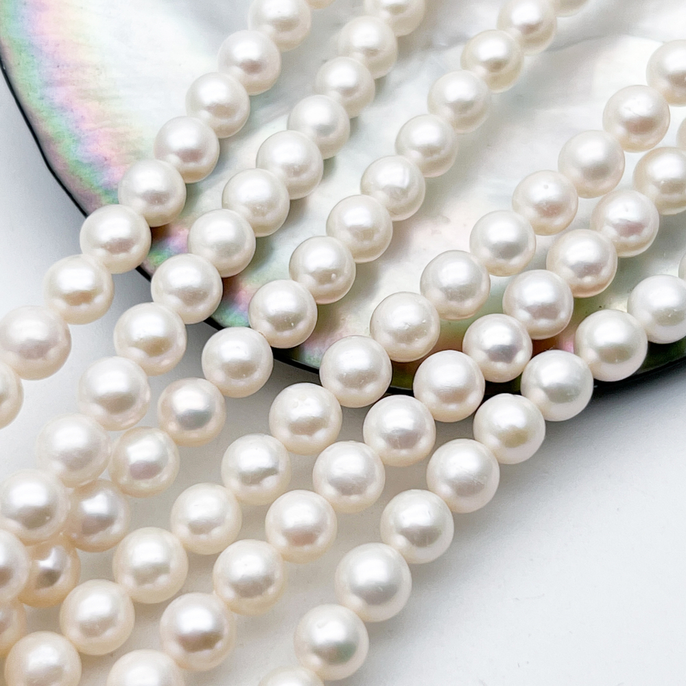 Жемчуг бусины, размер около 6-6,3 мм, цена за 15 шт (1/4 нити)