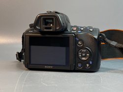 Sony Alpha SLT-A37 Kit 18-55mm 20.200 кадров