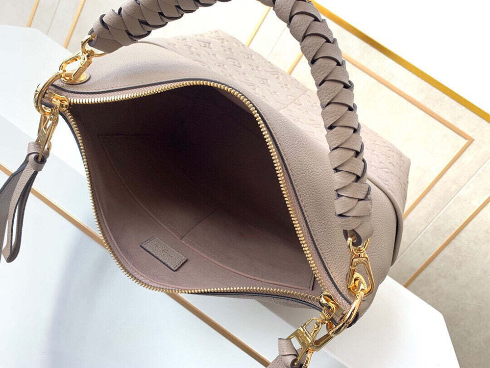 Louis Vuitton Maida Hobo