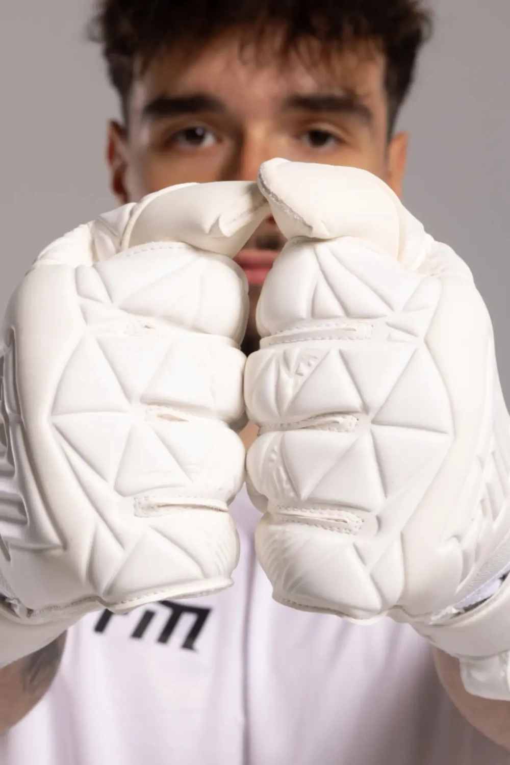 Вратарские перчатки Football Masters Invictus X - белый