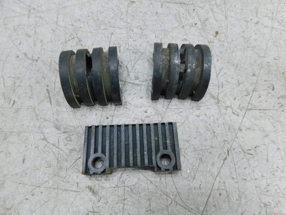демпферы бака Suzuki Desperado 400 VK52A