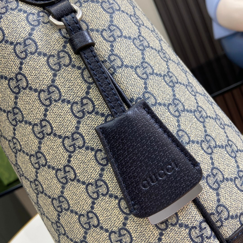 Gucci Ophidia GG Medium Shoulder Bag 34 cm