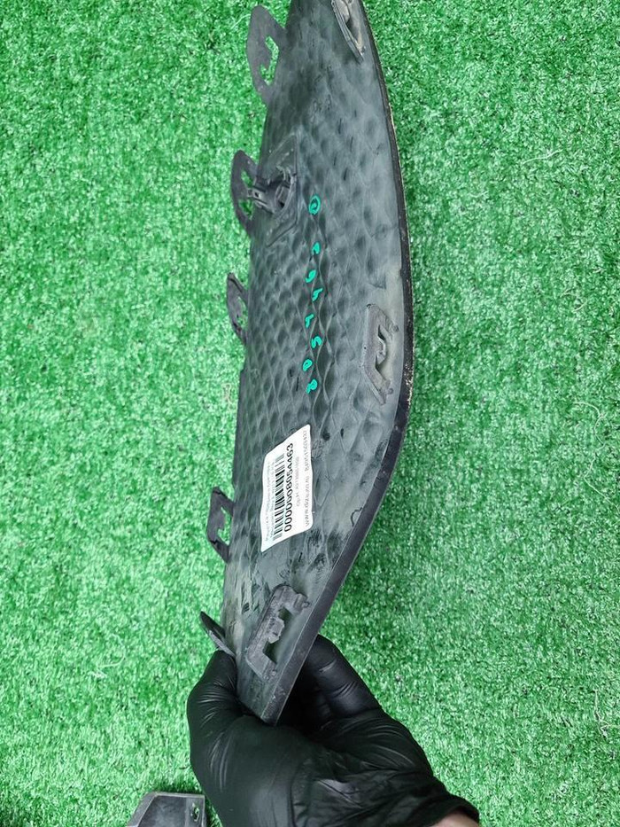 Решетка переднего бампера Mercedes E W213 (16-21)