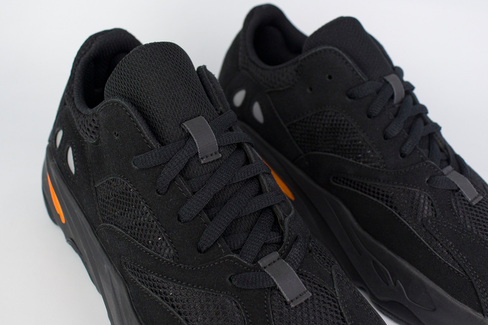 Кроссовки Adidas Yeezy Boost 700 Wmns All Black