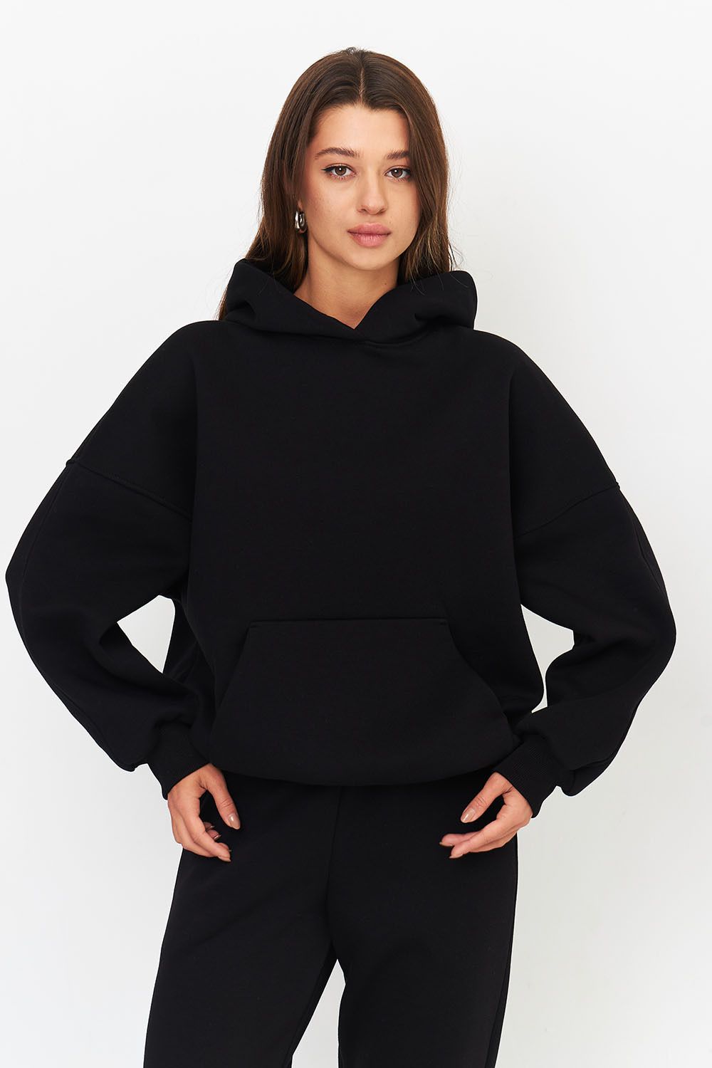 Утепленное худи свободного кроя черного цвета