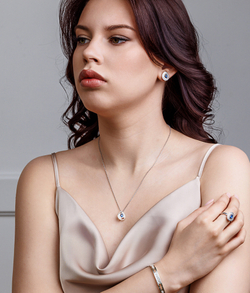 Подвес из серебра со вставками из розового и бесцветных фианитов