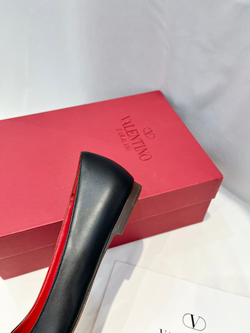 Valentino Vlogo Ballet Flat