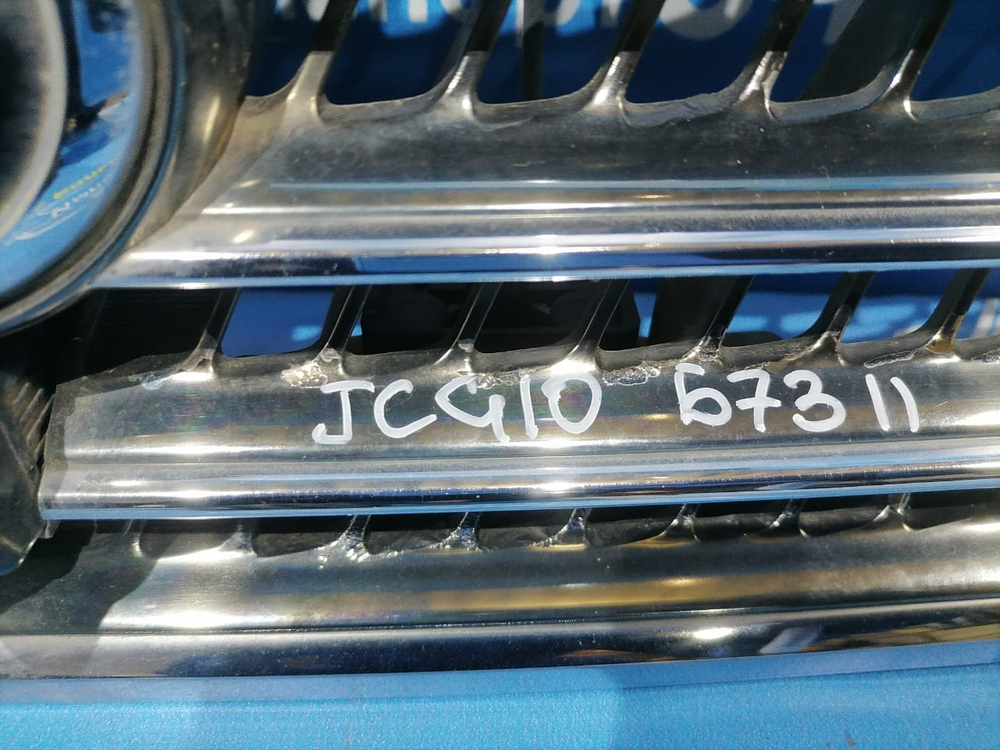 Решетка радиатора TOYOTA PROGRES 2001-2007