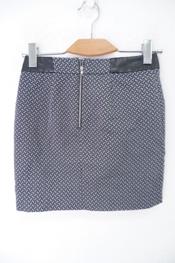 Юбка Oodji серая с броским принтом 42 размер