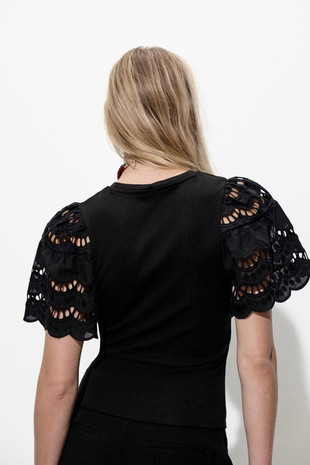 ZARA ТОП БЕЗ РУКАВОВ С ВЫШИВКОЙ, ЧЕРНЫЙ