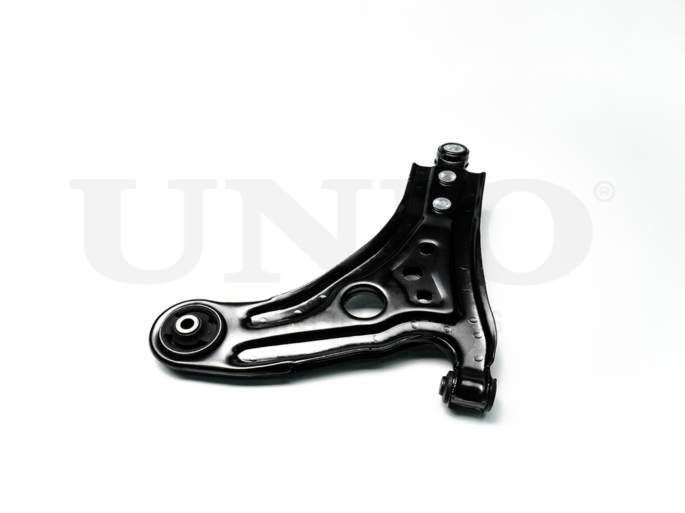 Рычаг подвески поперечный передний нижний правый UNIO SSP-40091