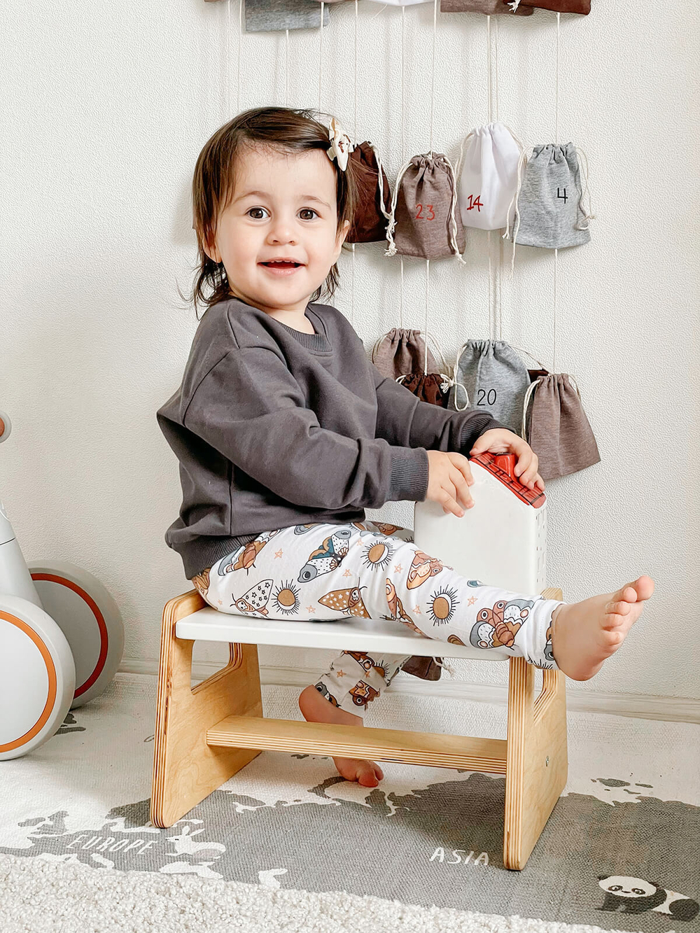 Комплект Mjölk Свитшот Графитовый серый/Легинсы Бабочки, уценка