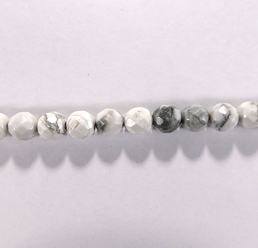 Бусина из говлита белого, фигурная, 6 мм (шар, граненая)