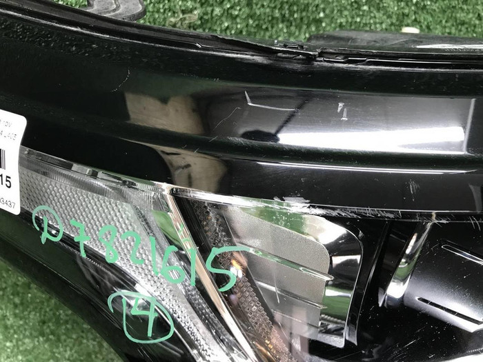 Фара правая Range Rover Vogue 4 12-17 ксенон