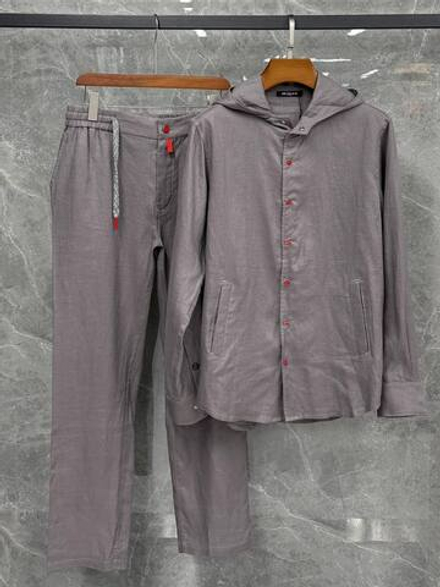 Льняной костюм Kiton