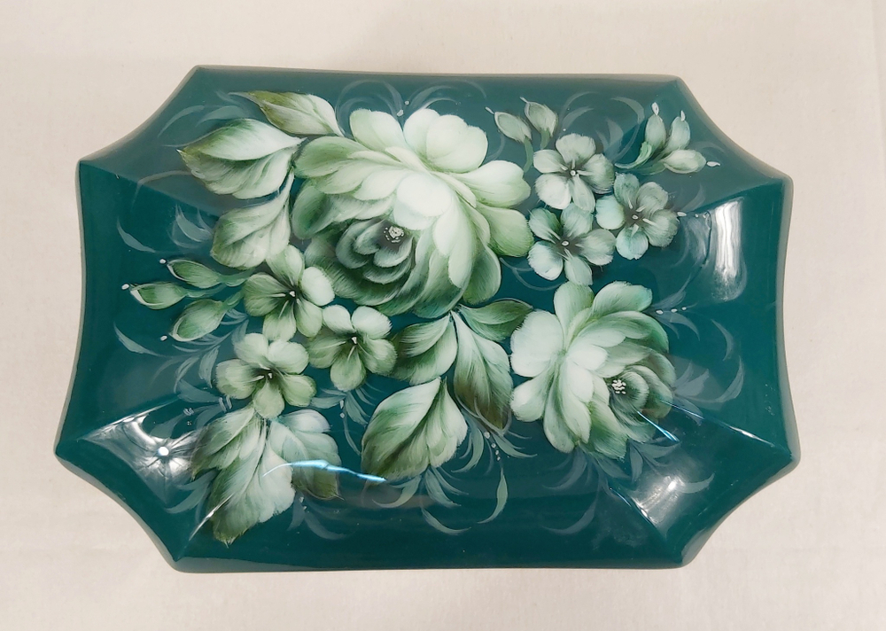 Шкатулка "Цветы на зеленом" с жостовской росписью