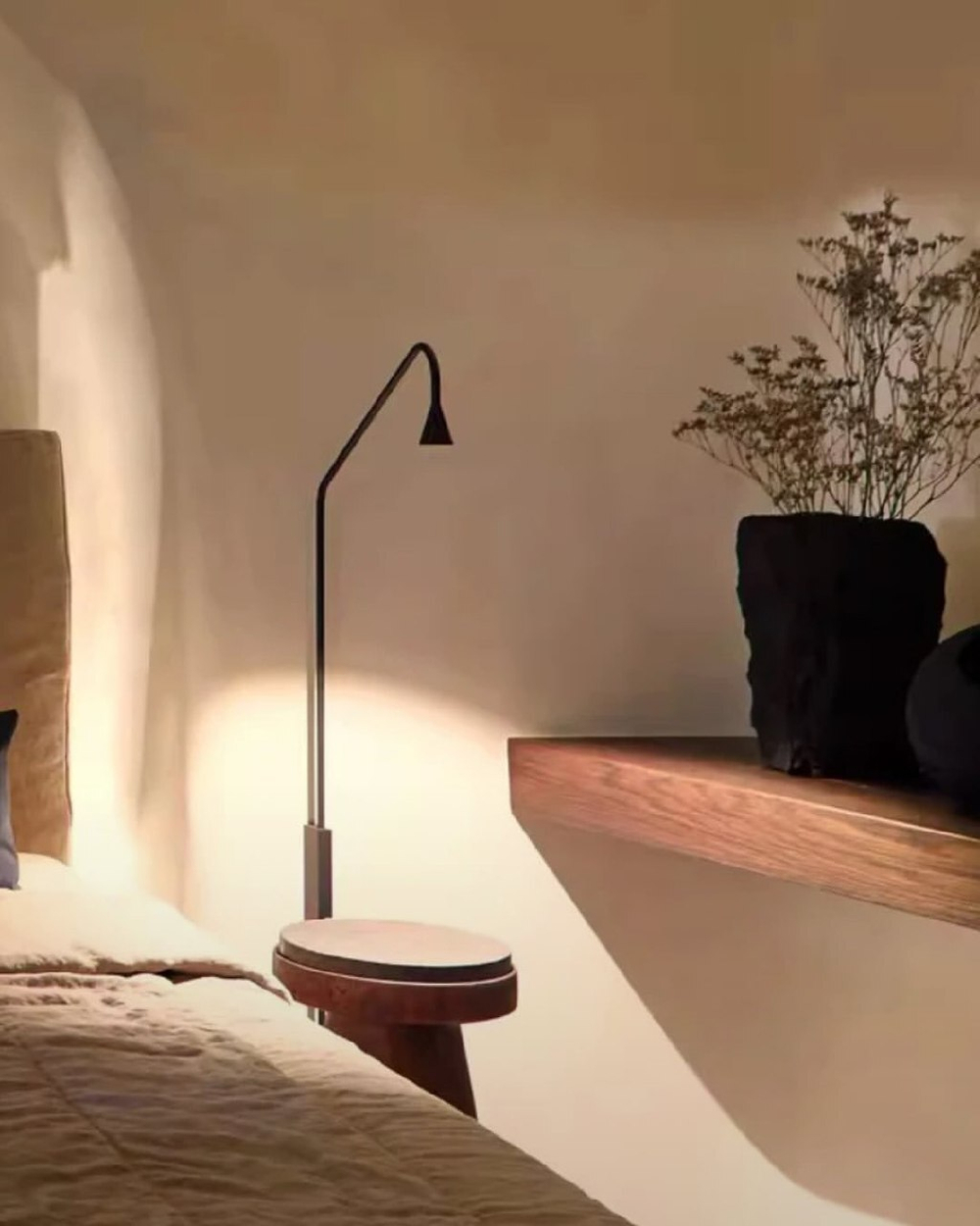 Минималистичный настенный светильник 🤍