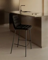 Полубарный стул Zunilda, черный с черными ножками