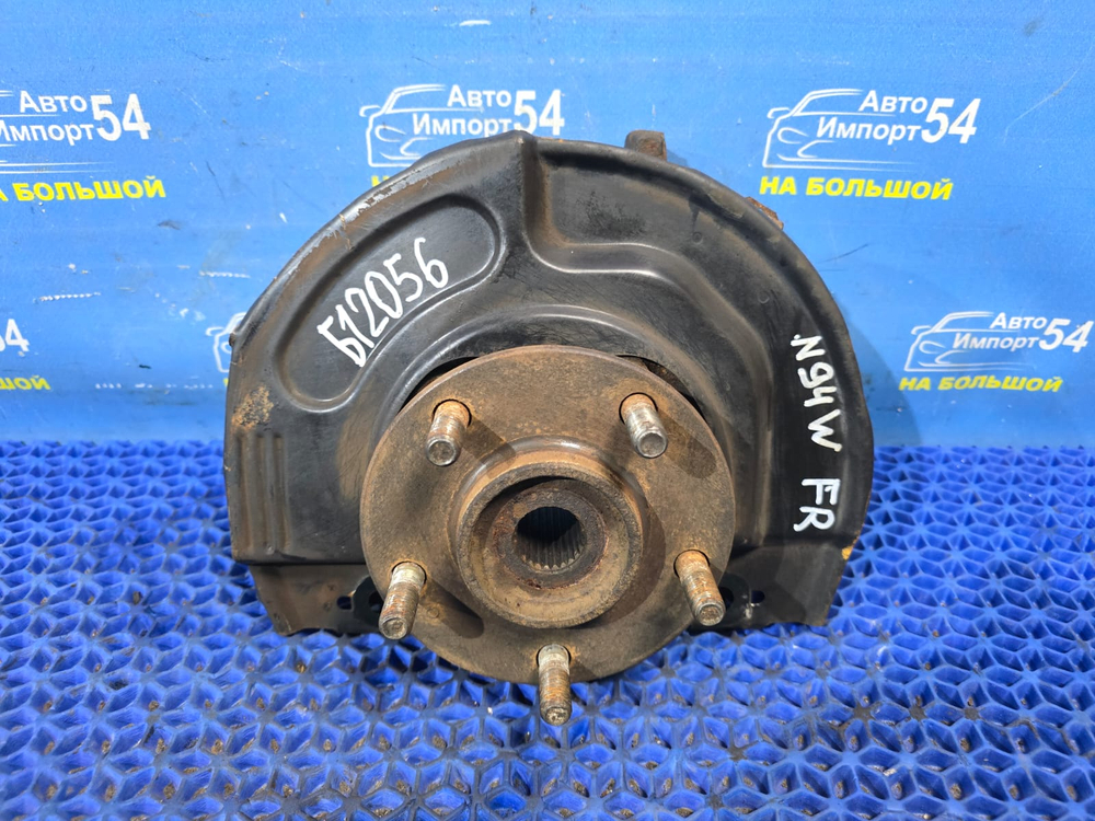 Ступица передняя правая MITSUBISHI CHARIOT GRANDIS 1997-2003