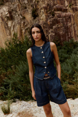 ZARА ДЖИНСОВЫЕ ШОРТЫ Z1975 С ВЫТАЧКАМИ И РЕМНЕМ, СИНИЙ