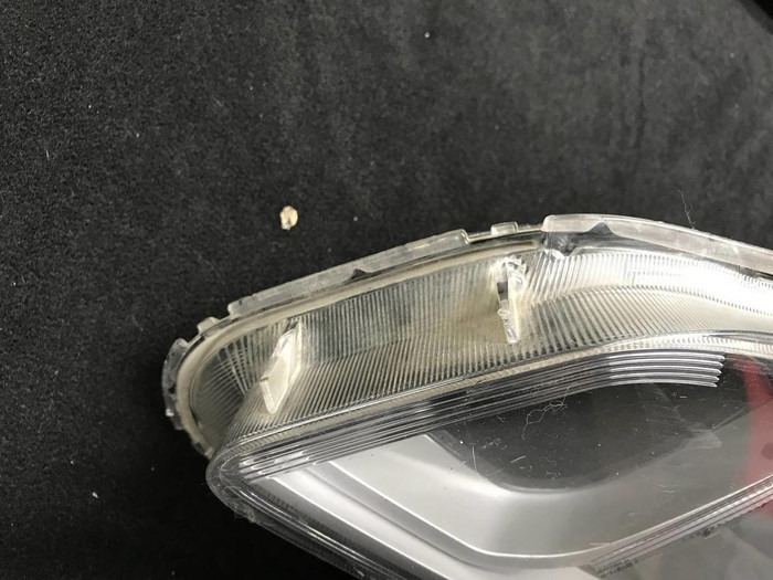 Стекло фары левое Kia Rio 4 FB (2017-2020)