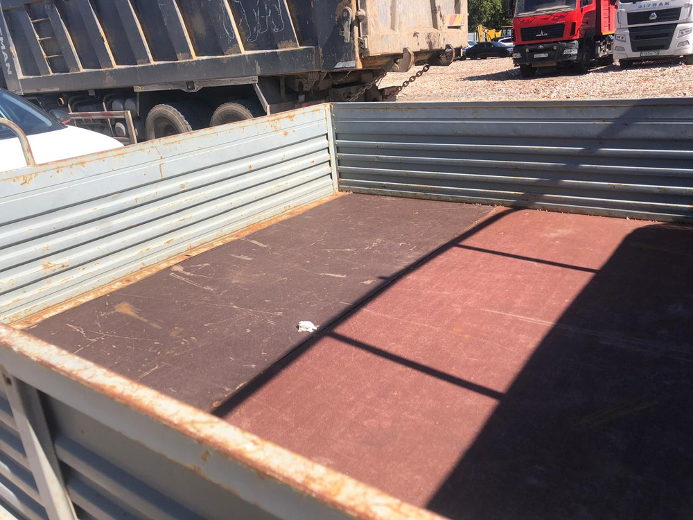 UAZ 3909* Бортовой 390945 (Тент, 4+1 мест, без ABS, Бензиновый, 2,7 л, 112 л.с.)