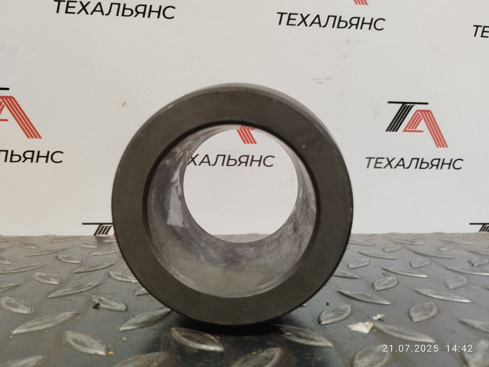 Втулка 14X-71-12240