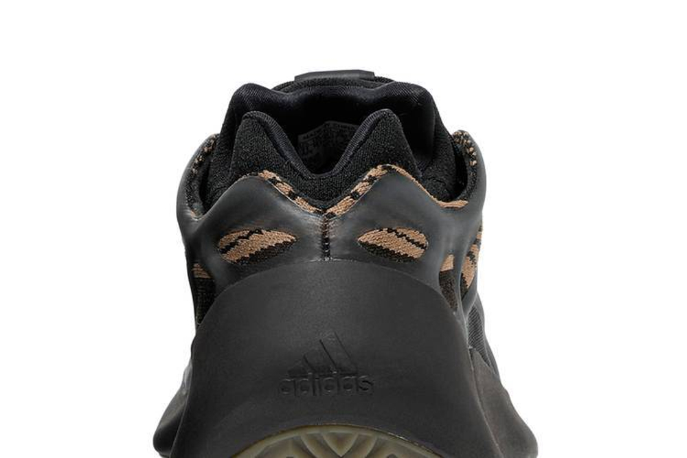 Кроссовки Adidas Originals Yeezy Boost 700 V3 "Clay Brown"