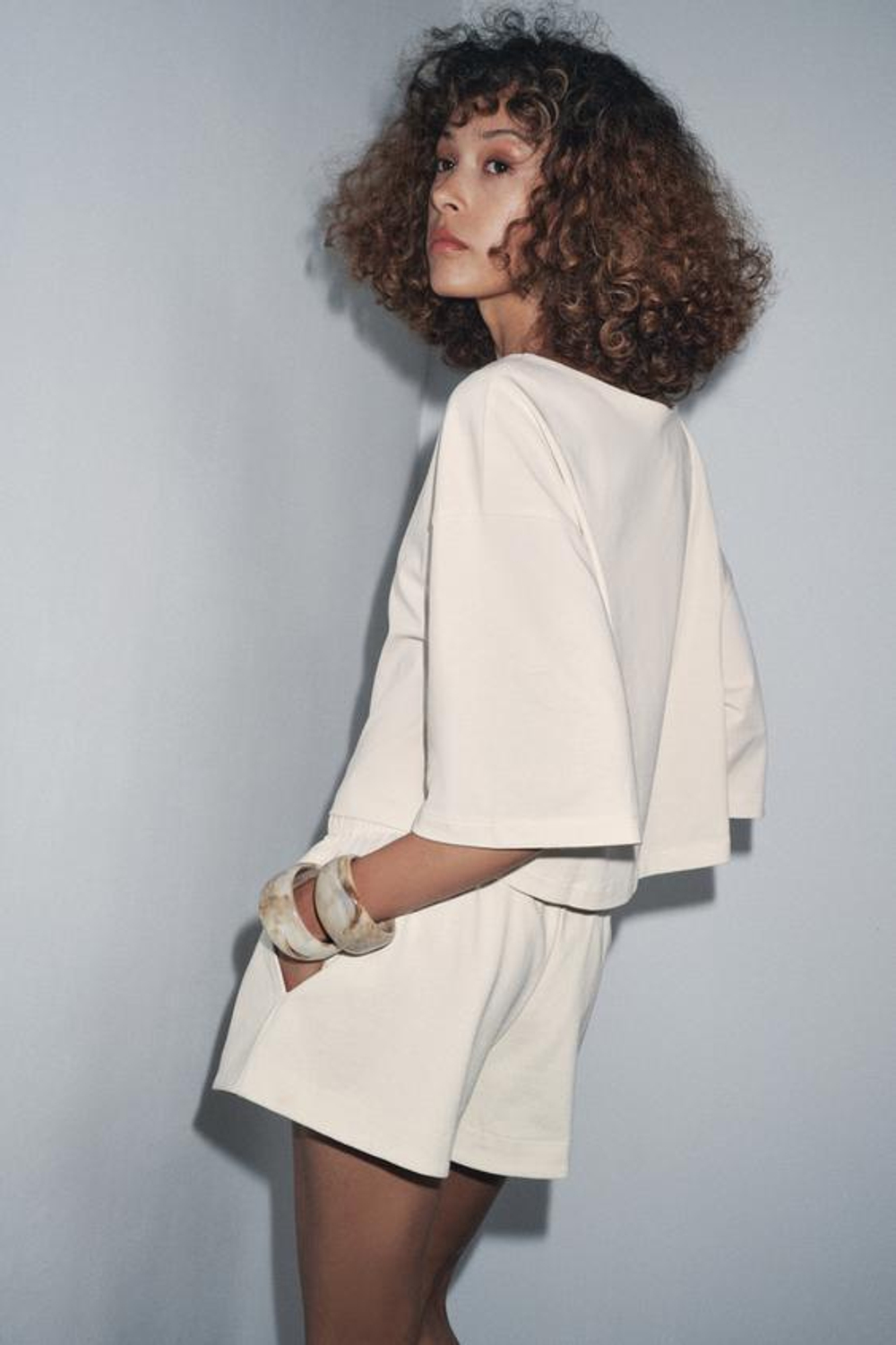 ZARA КОМБИНИРОВАННЫЕ ШОРТЫ, ЭКРЮ