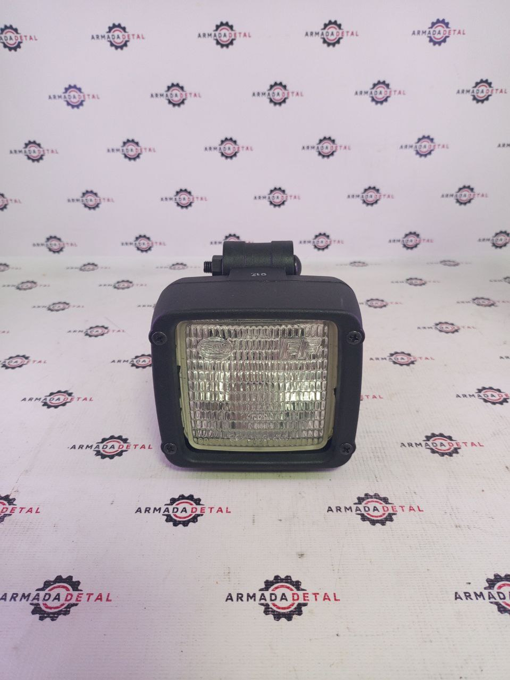 Фара рабочего света 24V | 700/43900 | JCB