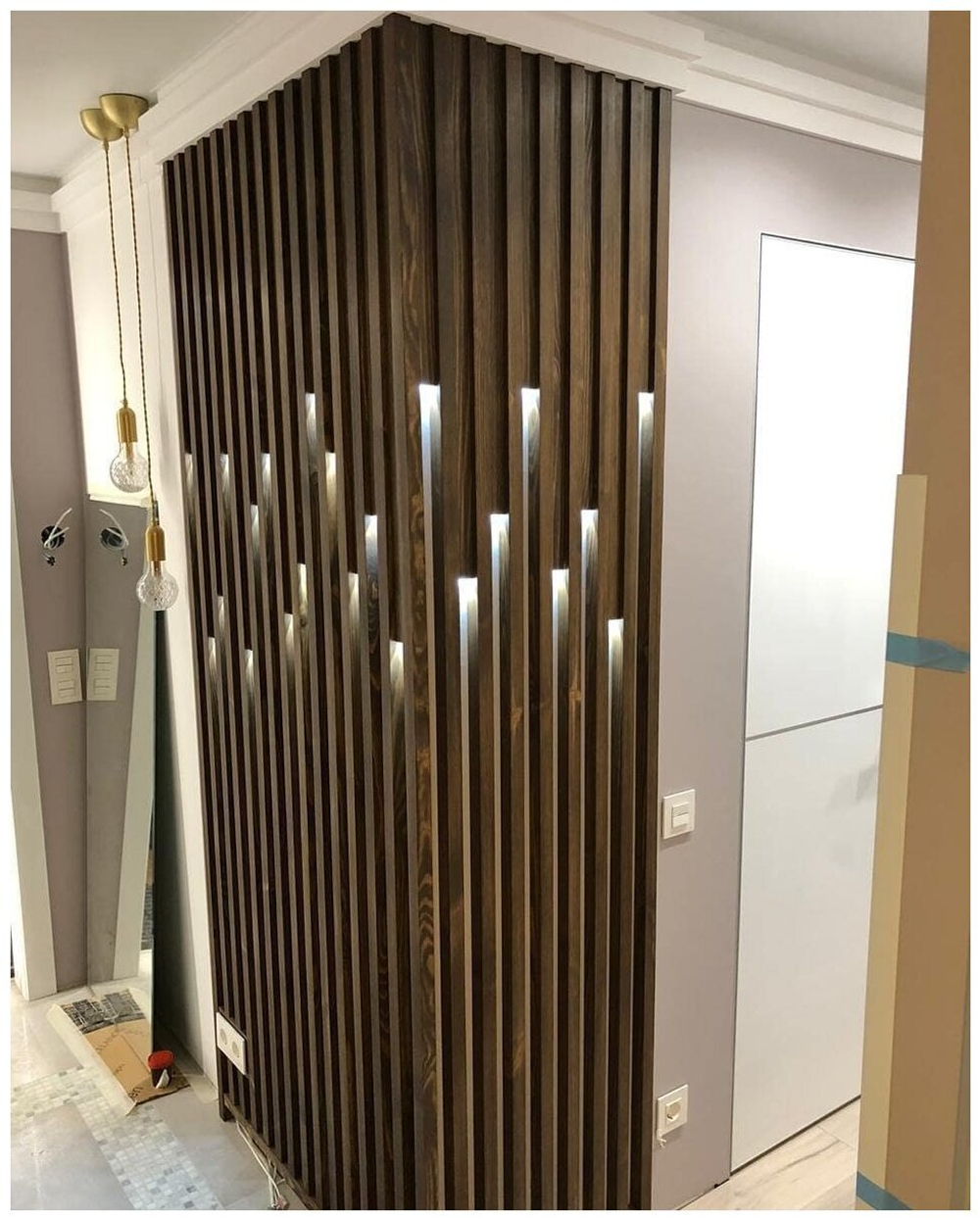 Рейки на стену с точечными светильниками из Сосны 40х30мм