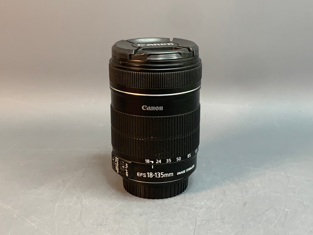 Canon EF-S 18-135mm 3.5-5.6 IS