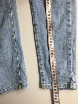 Джинсы Cross светлые, визуально на 44 размер