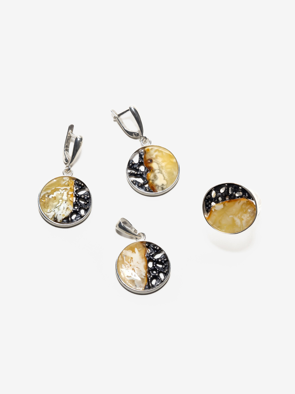 Уникальное серебряное кольцо с пейзажным янтарем, безразмерное