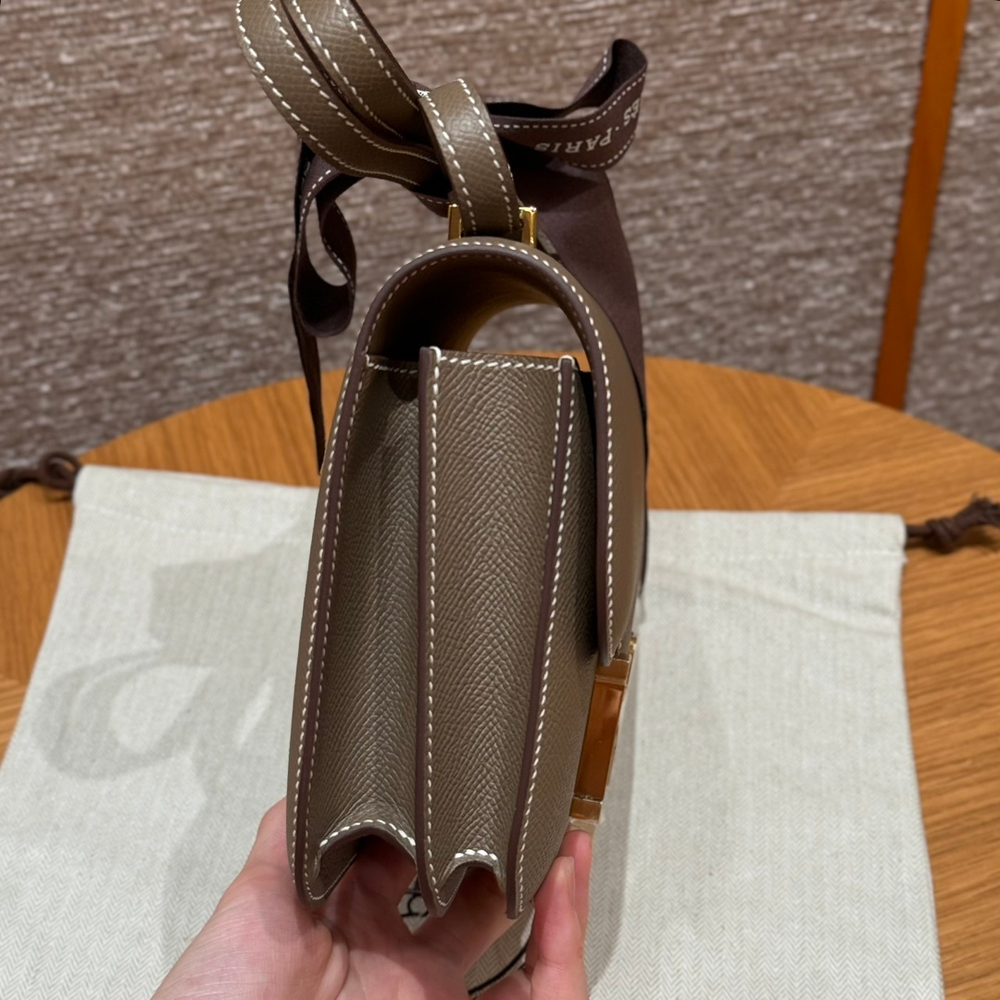 Hermes Constance 18