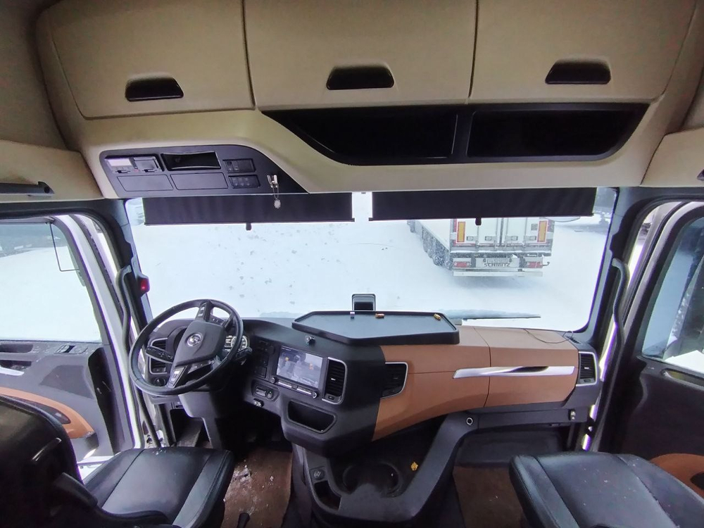 Shacman (Shaanxi) SX* 4x2 Седельный тягач SX4188YY381 (Дизельный, 12,5 л, 480 л.с., АТ)