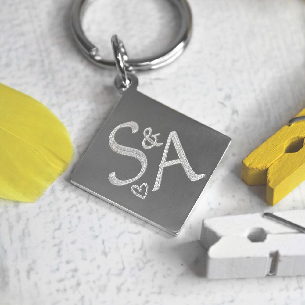 Серебряный брелок с инициалами на заказ