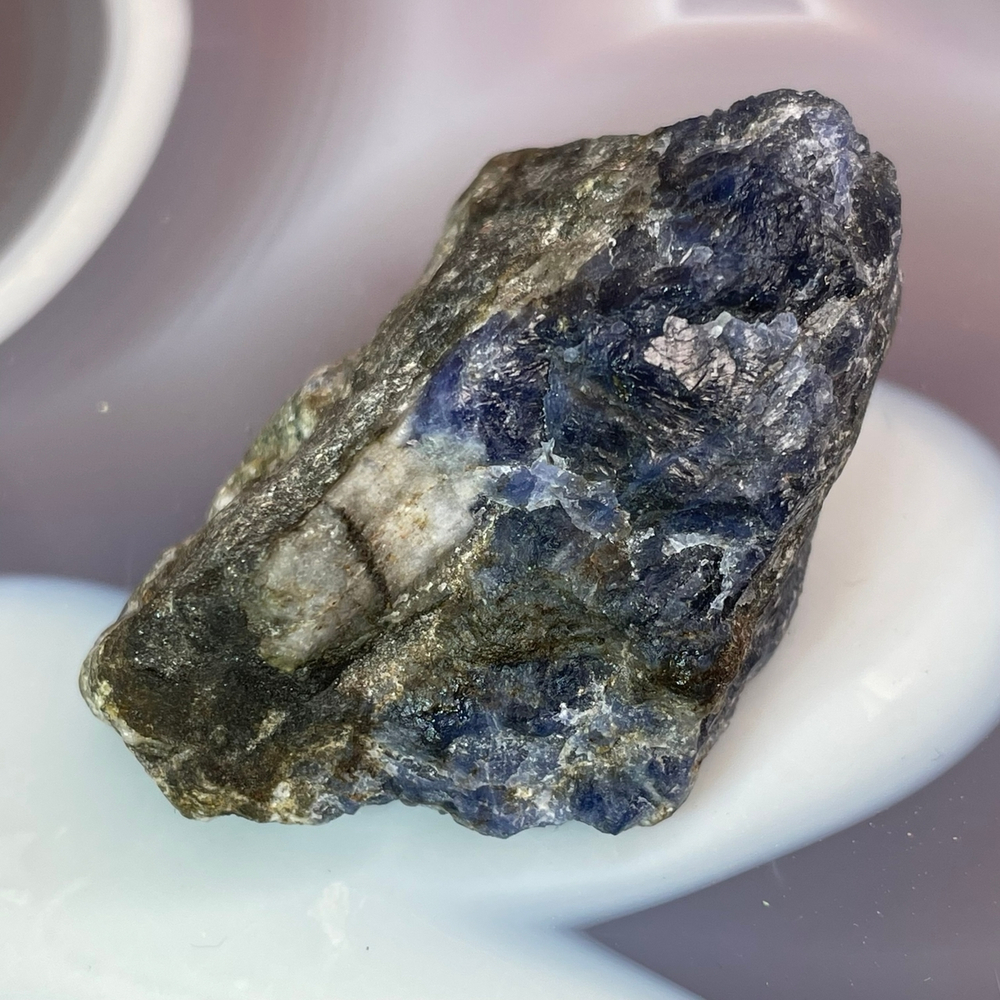 32380 Содалит необработанный 53мм