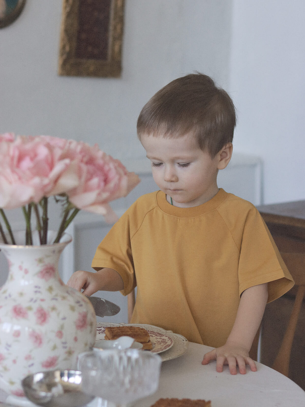 Футболка унисекс Mjölk Mustard