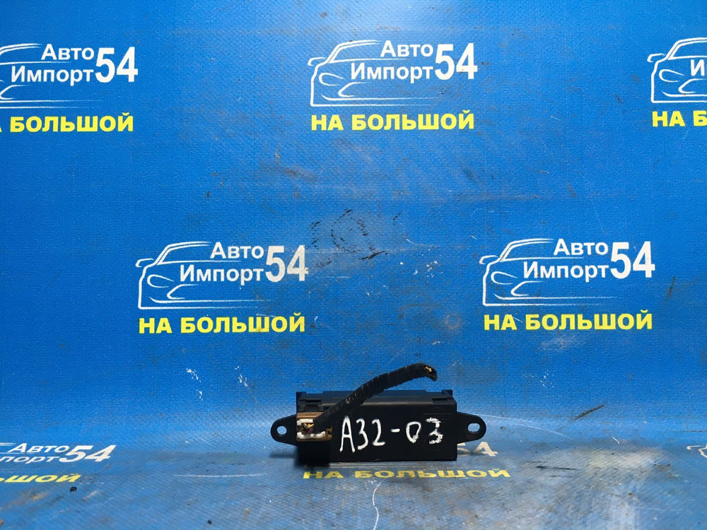 Часы салонные NISSAN CEFIRO 1997