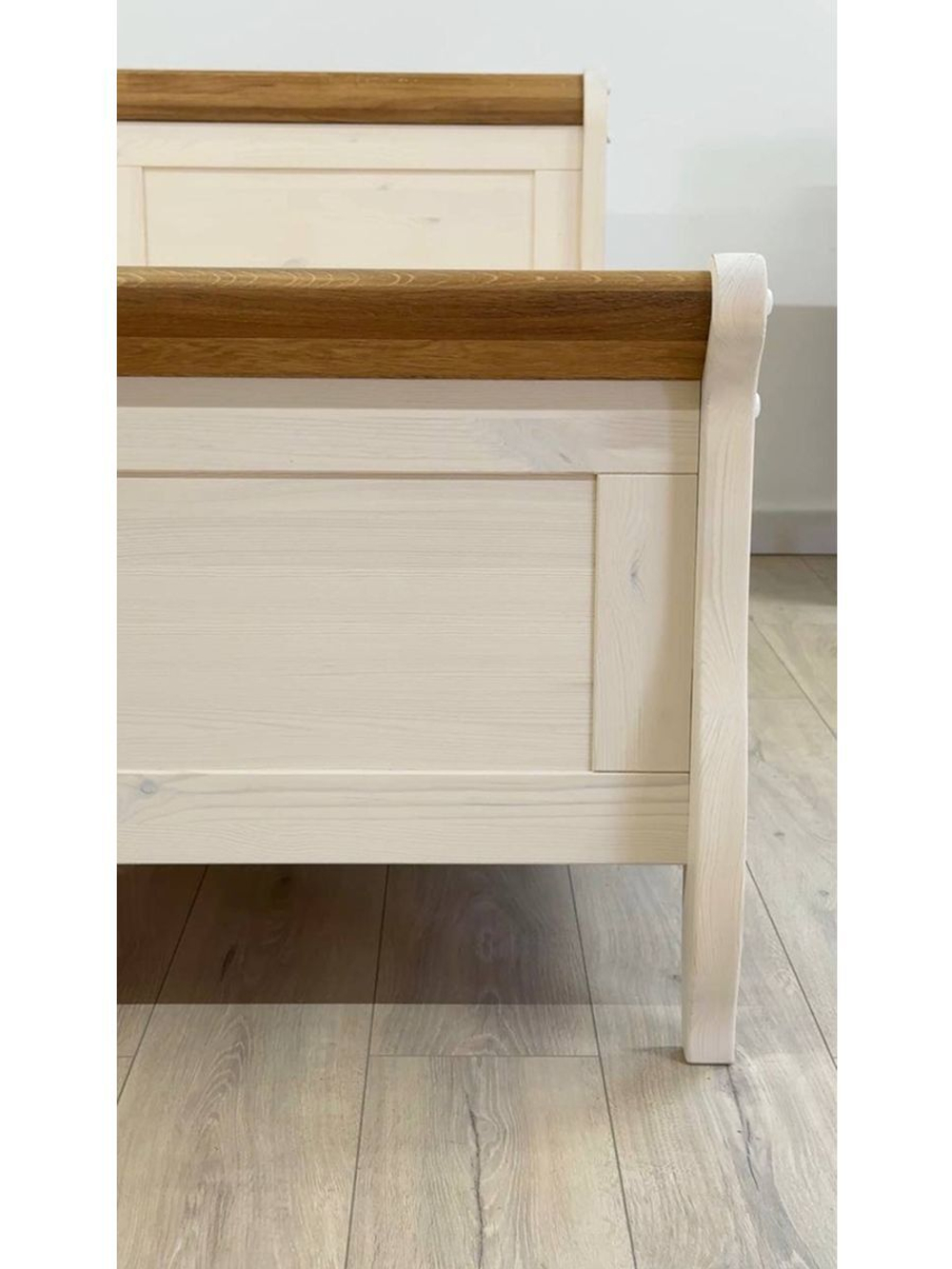 Кровать односпальная 90х200 Мелания с местом для хранения, ящик для белья, массив сосны и дуба, белый, Dipriz