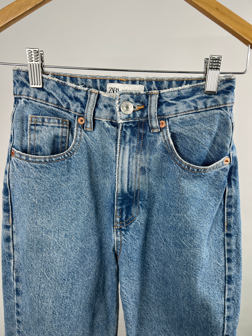 Джинсы Zara
