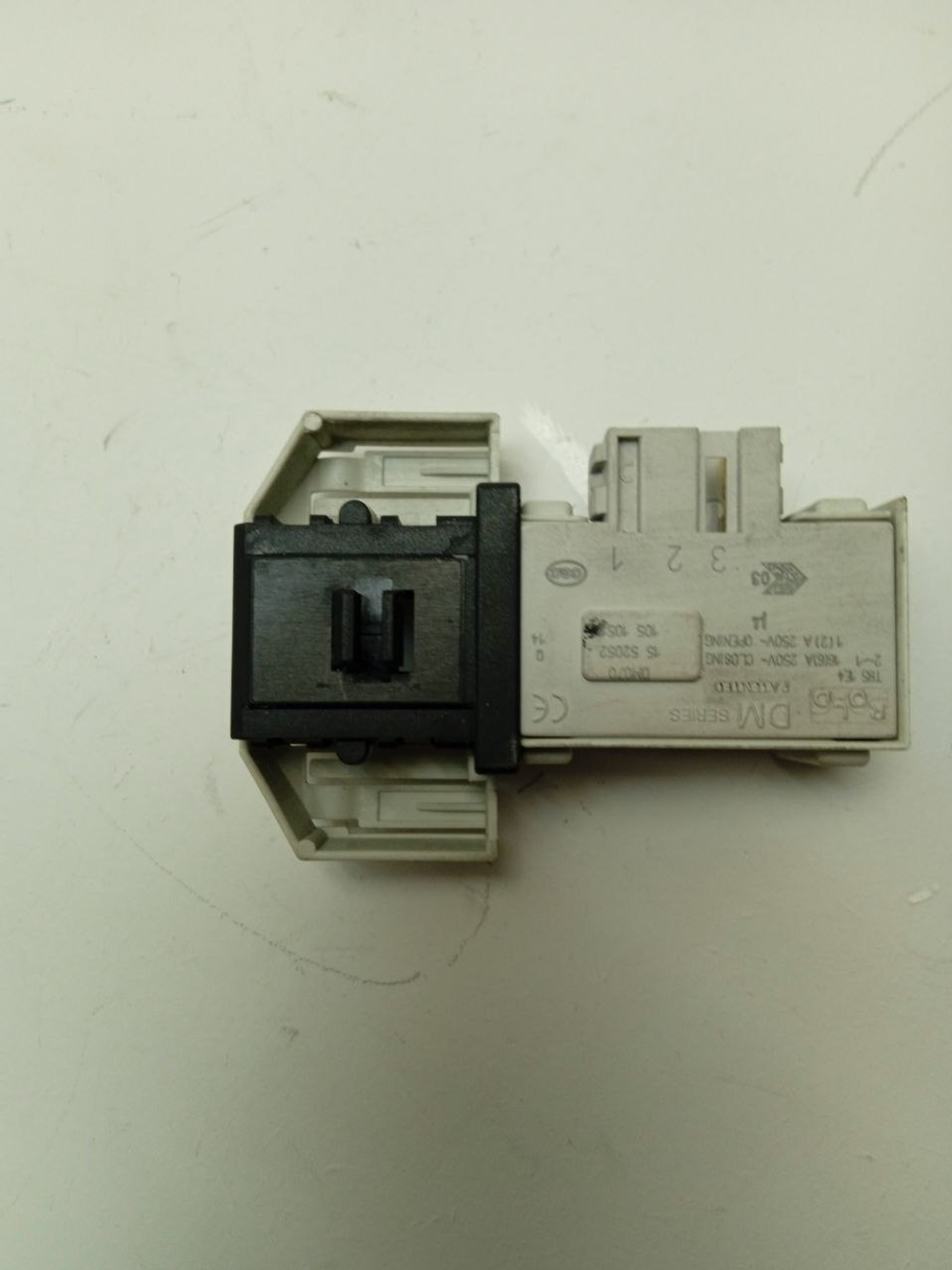 WLG20240OE кт2 Устройство блокировки стиральной машины Bosch 610147 б/у