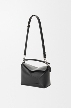 Loewe Маленькая сумка Puzzle Edge из классической телячьей кожи, черный