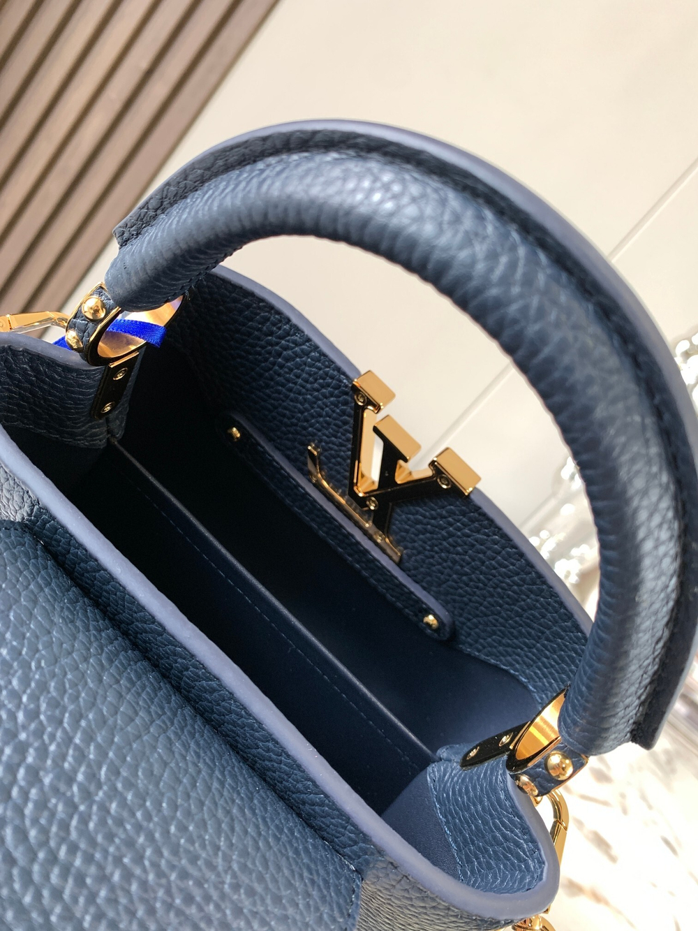Louis Vuitton Capucines Mini