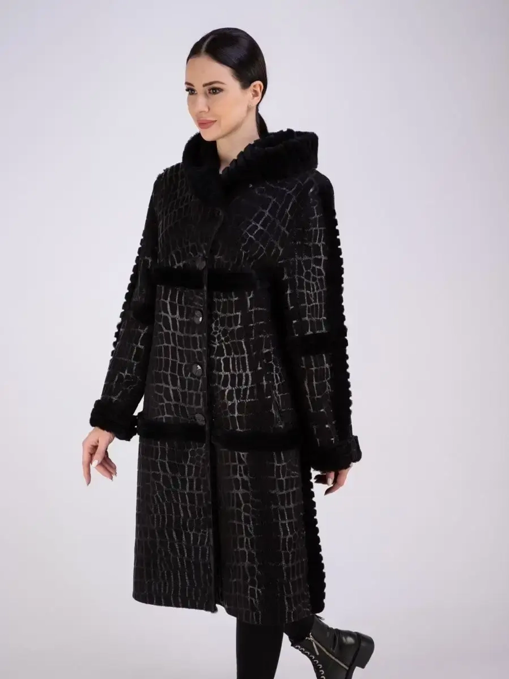 Дубленка женская натуральная длинная с капюшоном оверсайз