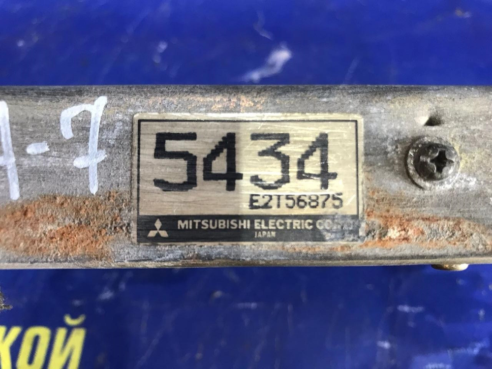 Компьютер двигателя MITSUBISHI MIRAGE 1992
