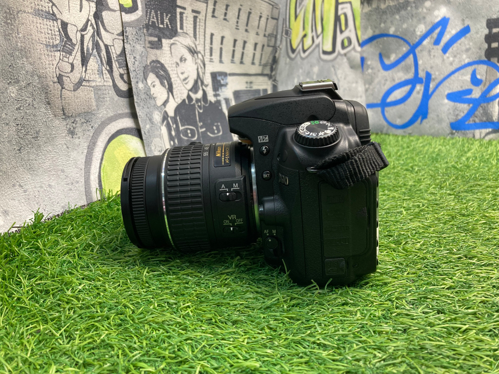 Nikon D90 kit AF-S DX Nikkor 18-55mm 3.5-5.6G VR II 1.650 кадров
